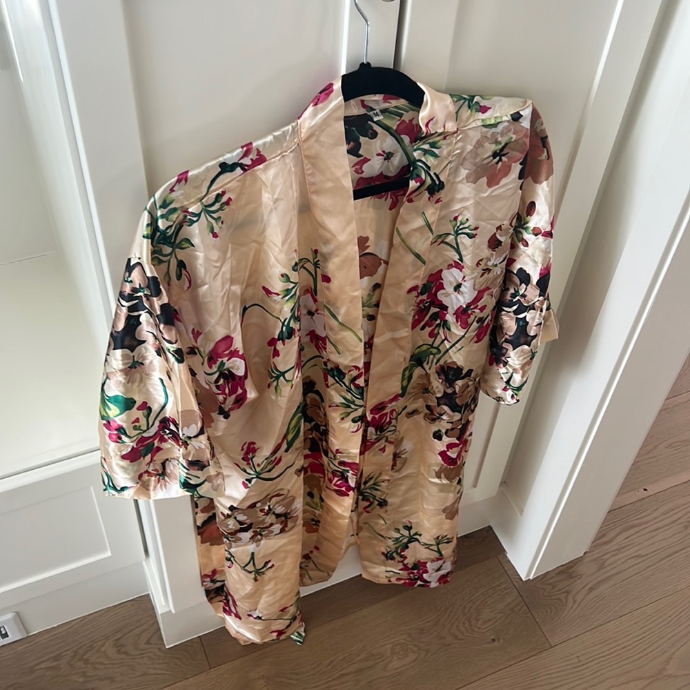 Sexy satin floral robe